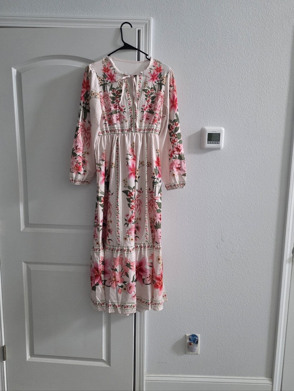 Floral Long Sleeve Maxi Dress in Cream and Pink - Picture 10 of 14